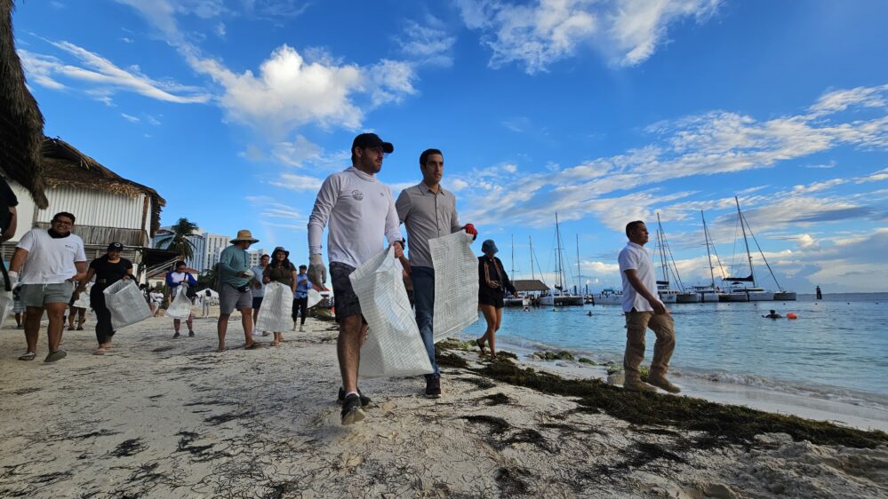 Con la sociedad civil y los tres niveles de gobierno trabajamos para el cuidado de playas y océanos: Óscar Rébora