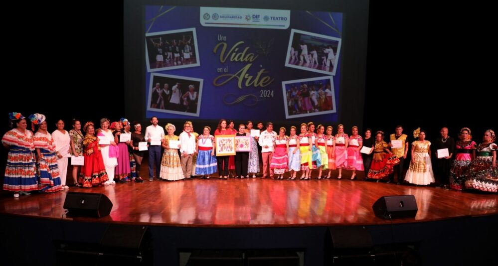 «Una Vida en el Arte»: canto, danza y bailes de Adultos Mayores en Playa del Carmen