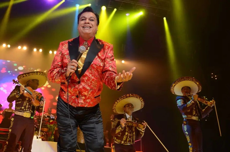 ¡Juan Gabriel al Zócalo! Este fin de semana proyectarán un concierto en la CDMX