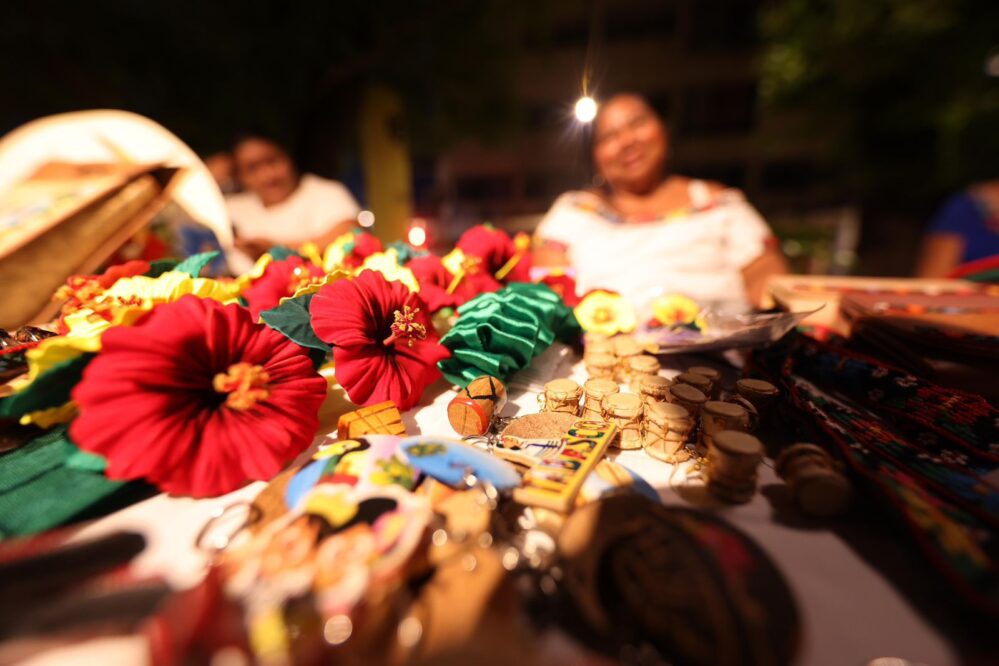 Cuenta cuentos y exhibición de artesanías en el nuevo malecón de Villahermosa