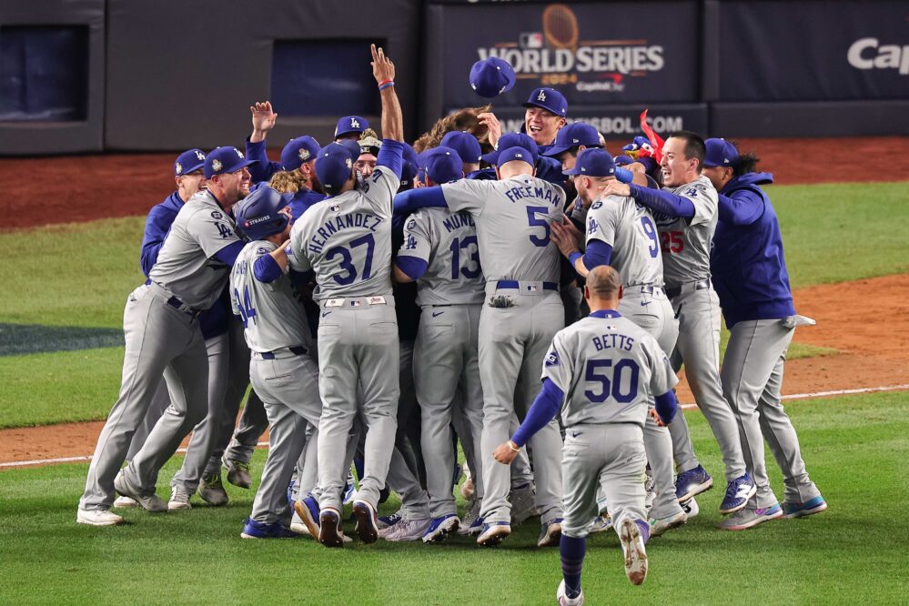 Dodgers remontan y derrotan a Yankees, ganan la Serie Mundial 2024 ¡Honran a Fernando Valenzuela!