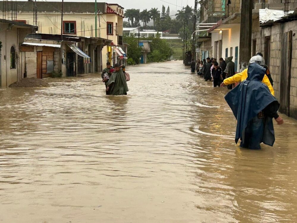 ‘Nadine’ dejará lluvias intensas en el sureste de México