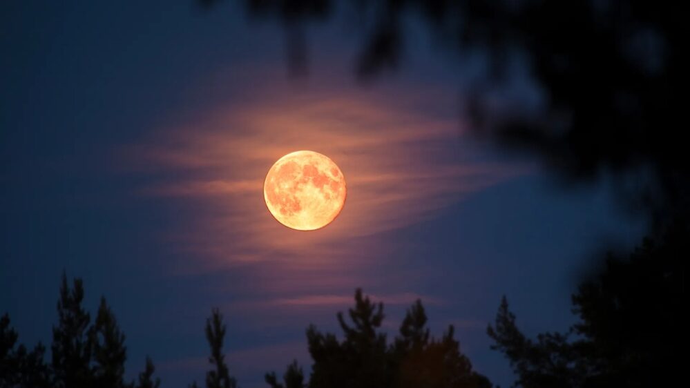 Hoy la Luna del Cazador, la superluna más bella del año