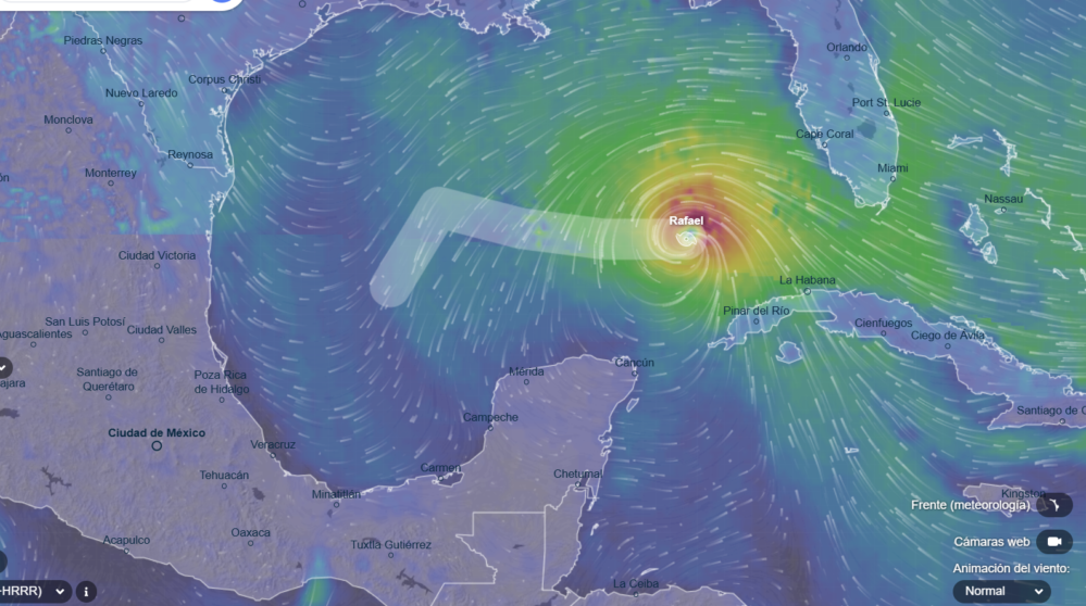 El Huracán Rafael provoca lluvias y vientos en México